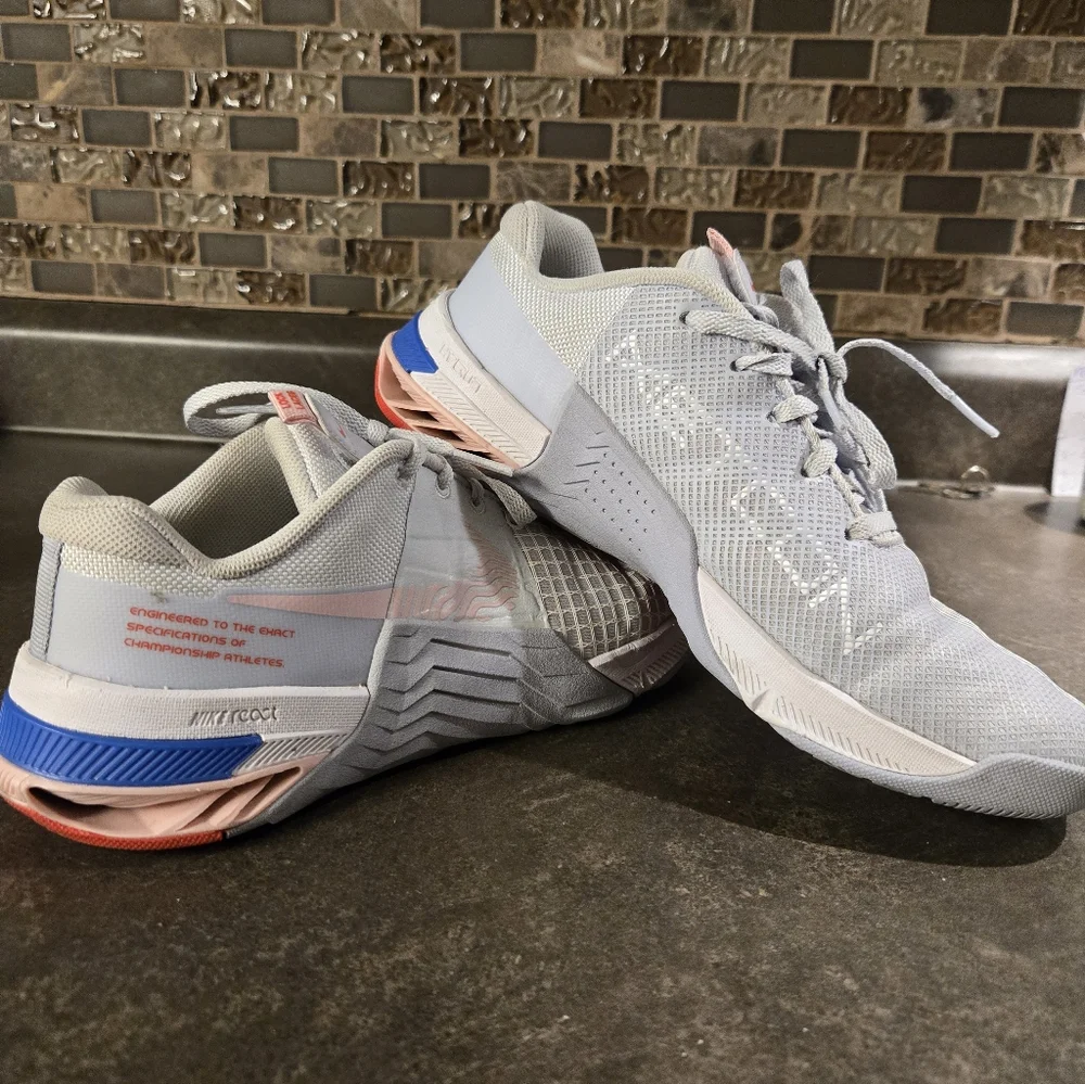 Nike Mercon 8 - Picture 1 of 5